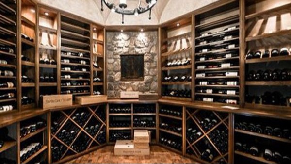 酒窖和恒溫酒柜的優(yōu)缺點(diǎn)對(duì)比