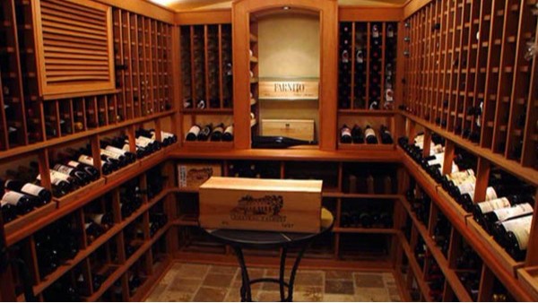 酒窖設計定制實木酒架材料、恒溫、美觀、做工等要求